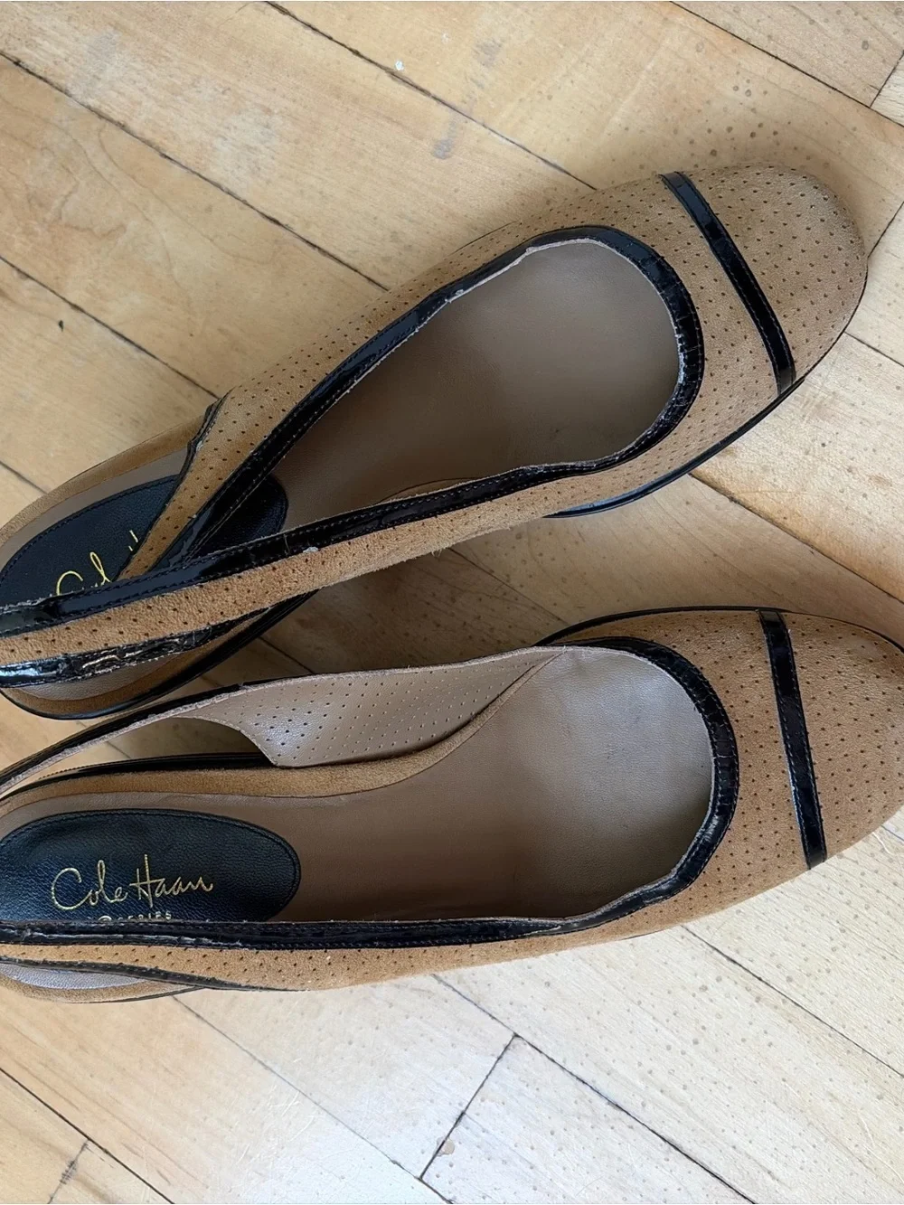 Cole Haan NikeAir Women’s Size 9.5B Nubuck Perforated Leather Wedge‎ Heel